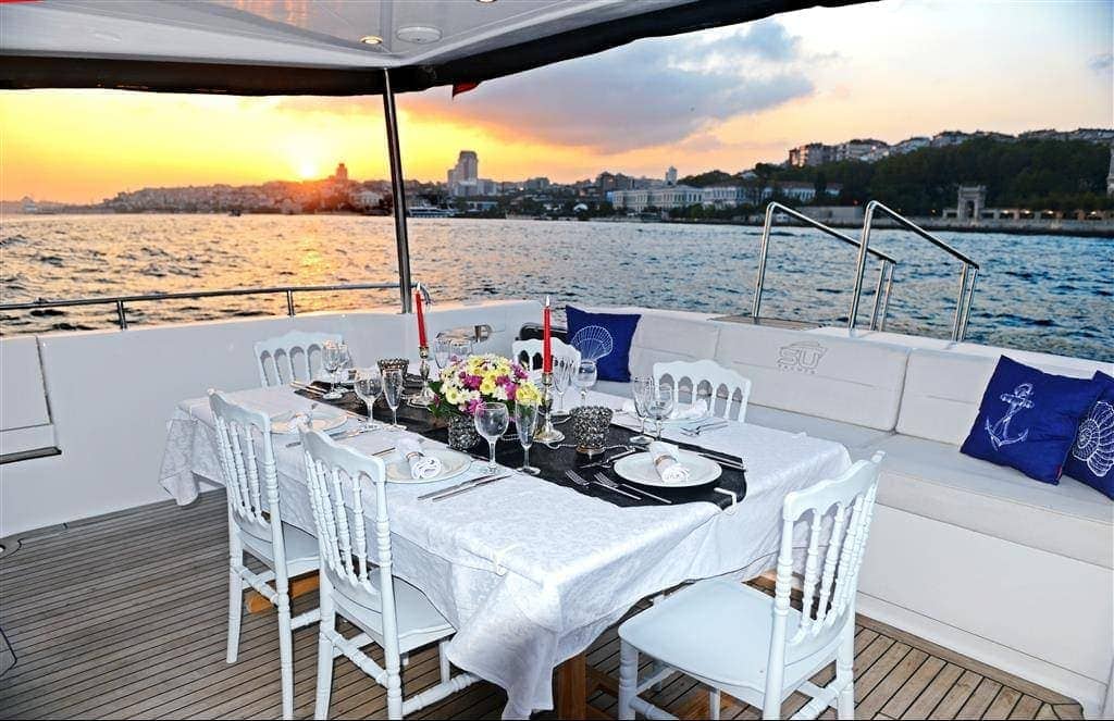 dinner cruise yacht rentals