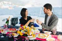Yatta Doğum Günü Kutlama - Teknede Romantik Sürpriz