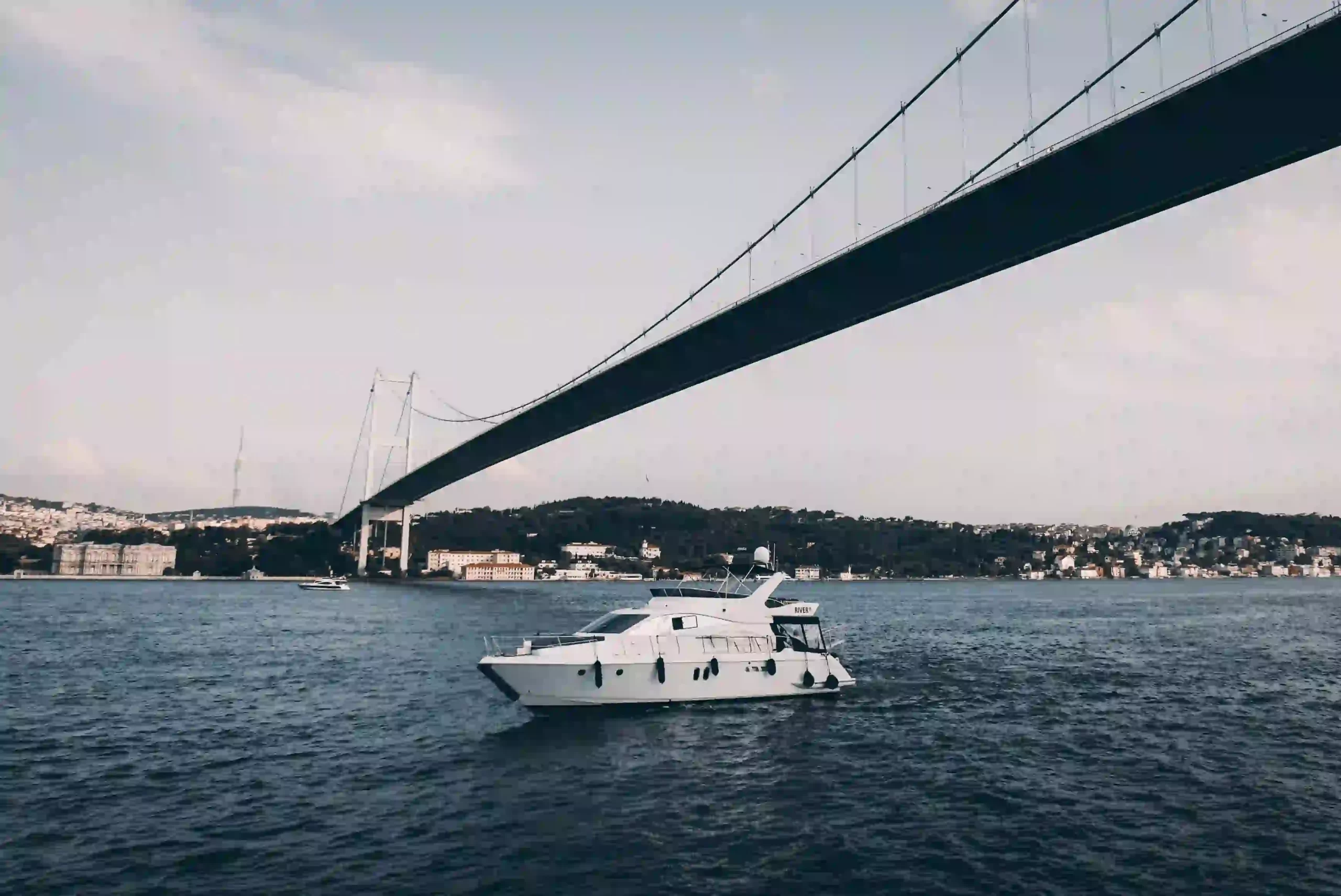 Luxury Motor Yacht Charter